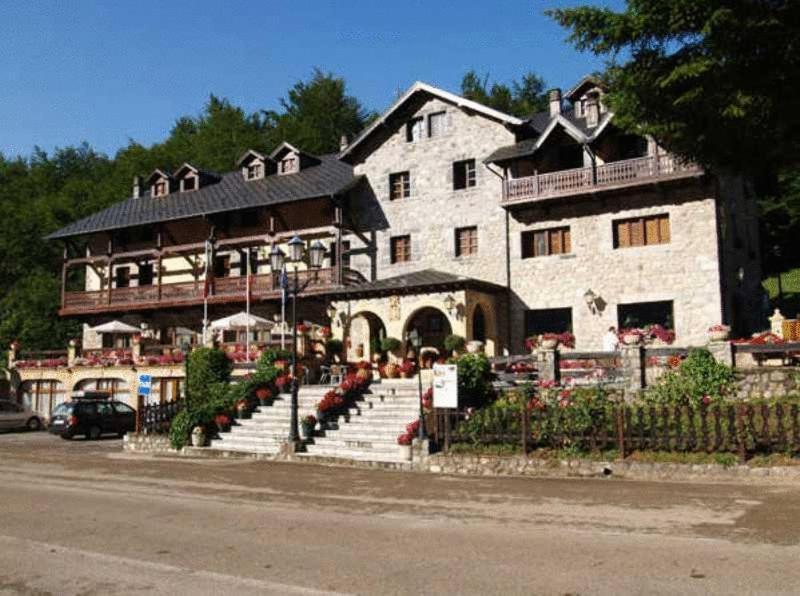 Hotel Rebeco Fuente De Exterior photo